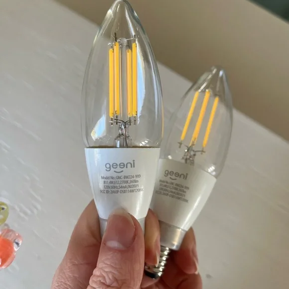 LED Smart Lightbulbs Lot - Picture 8 of 10